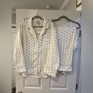 Let Me Lounges Set in Old Town Tulip with Buckhead Blue Women’s Pajamas TBBC